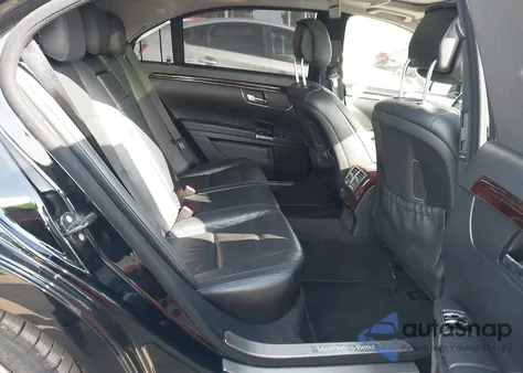 2012 Mercedes-Benz S 550 z USA, uszkodzony, nr VIN WDDNG7DBXCA474550